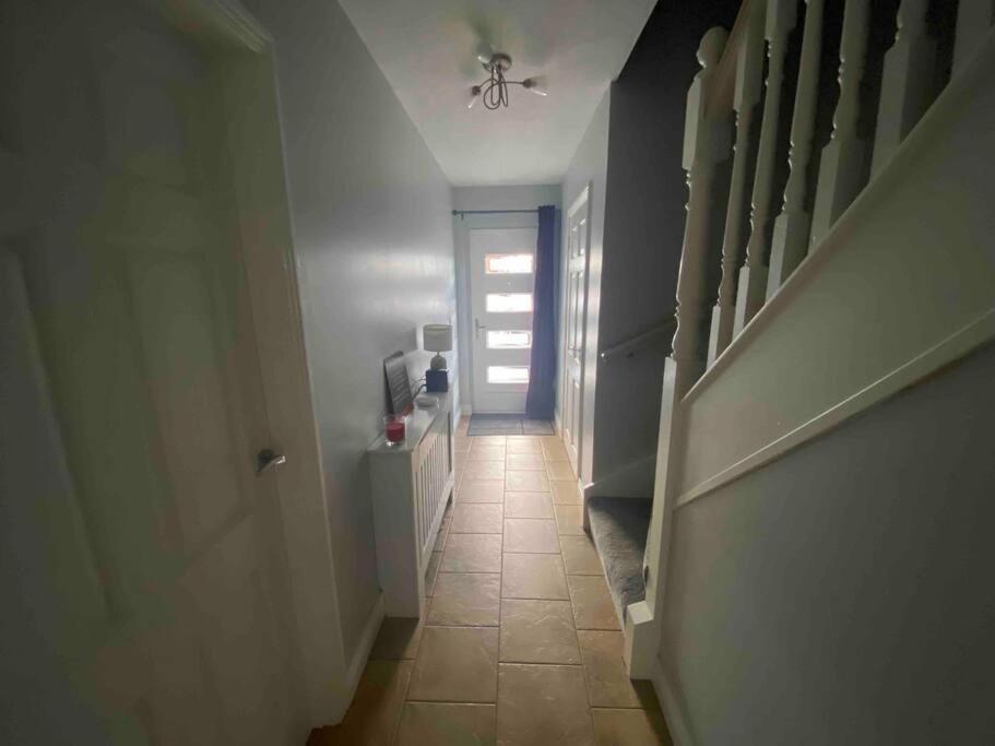 Loughview Gardens - Family Friendly Villa โอมากห์ ภายนอก รูปภาพ